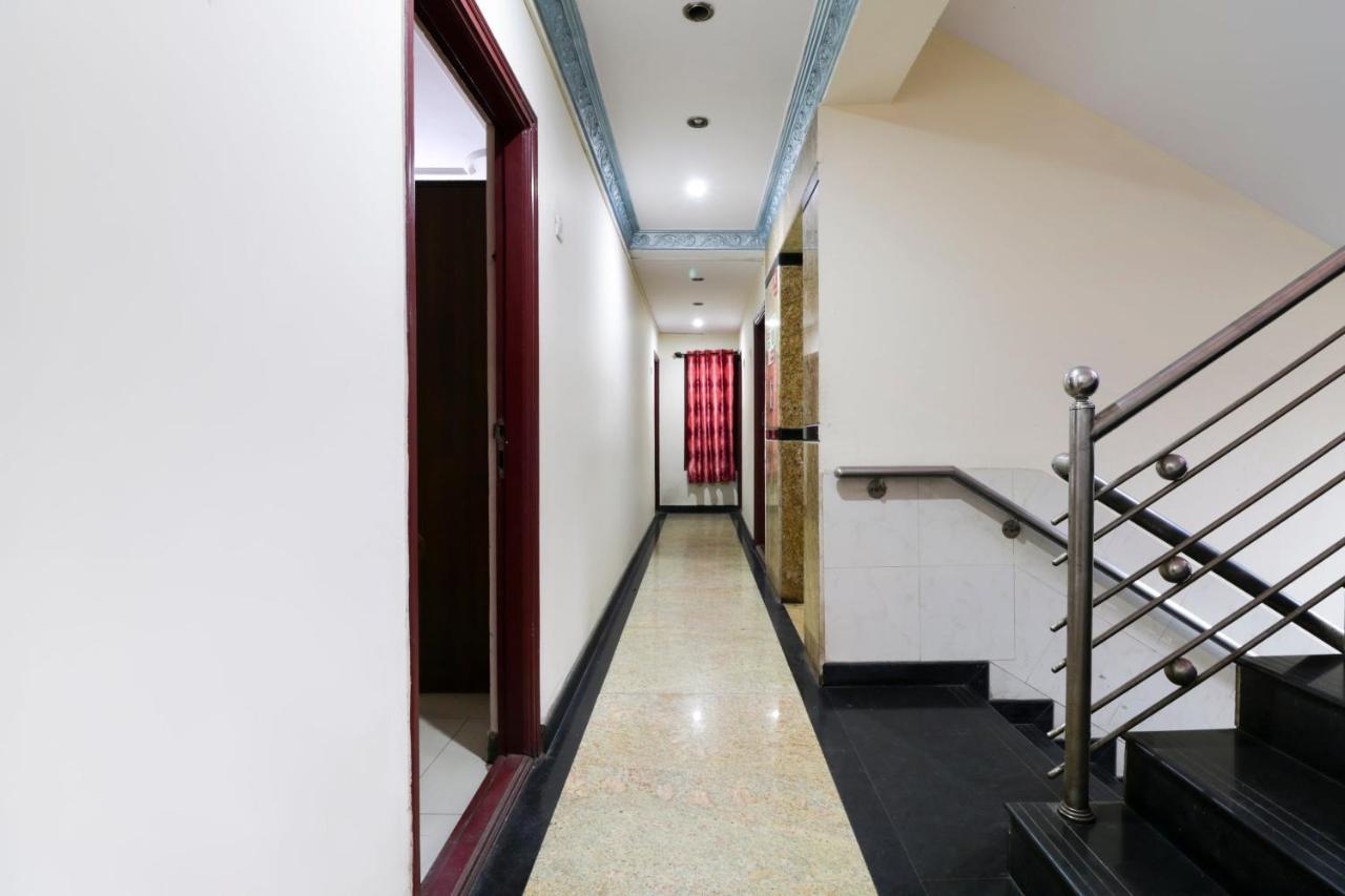 Oyo 71675 New Aishwarya Comforts Hotel Bangalore Exterior photo